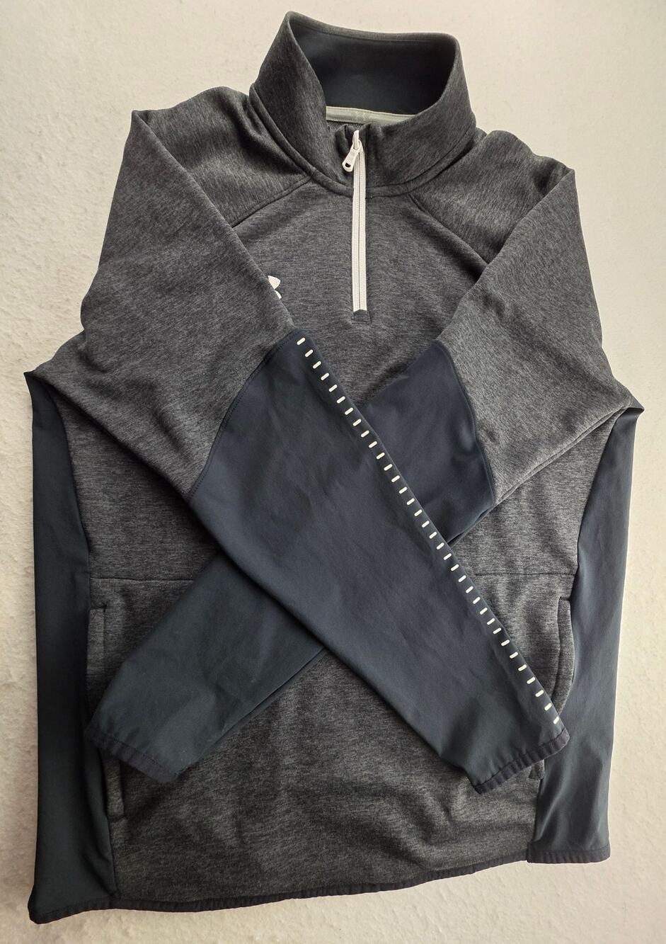 Under Armour Black Gray 3/4 Size Pullover Sweater Size Medium